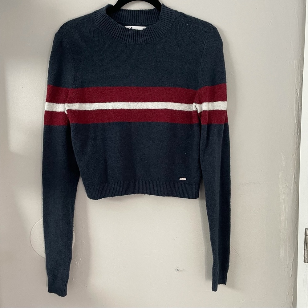 Hollister blue crew neck sweater with burgundy and white stripes